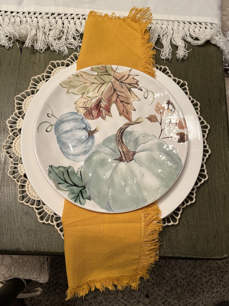 gold place setting