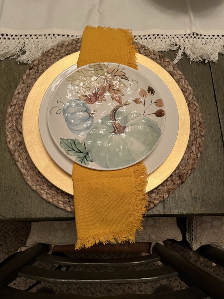 gold place setting