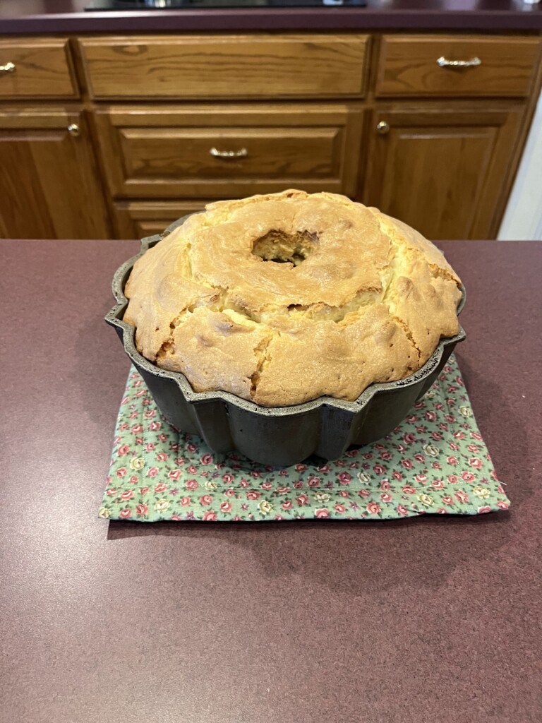 pound cake with a delicious crust